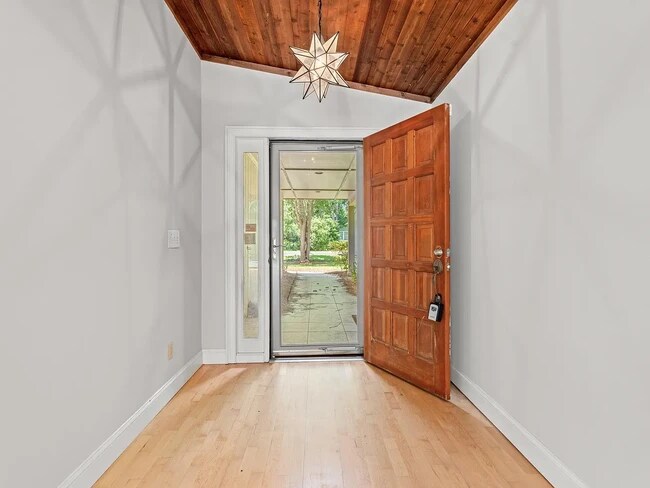 Foto del edificio - 149 Old Cedar Loop