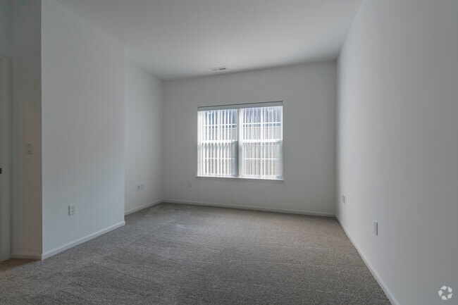 2BR, 2BA - 1,125SF - The Haven II - Bedroom 1 - Highland Knolls