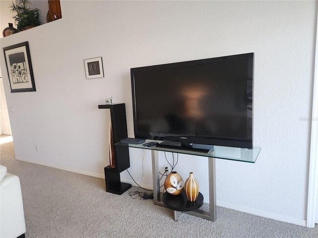 Building Photo - 6606 Pineview Terrace