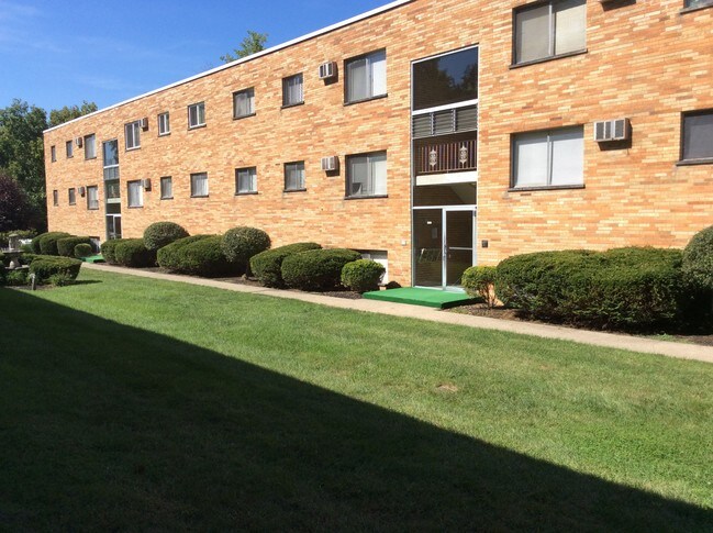 Foto del edificio - 3333 Epworth Ave