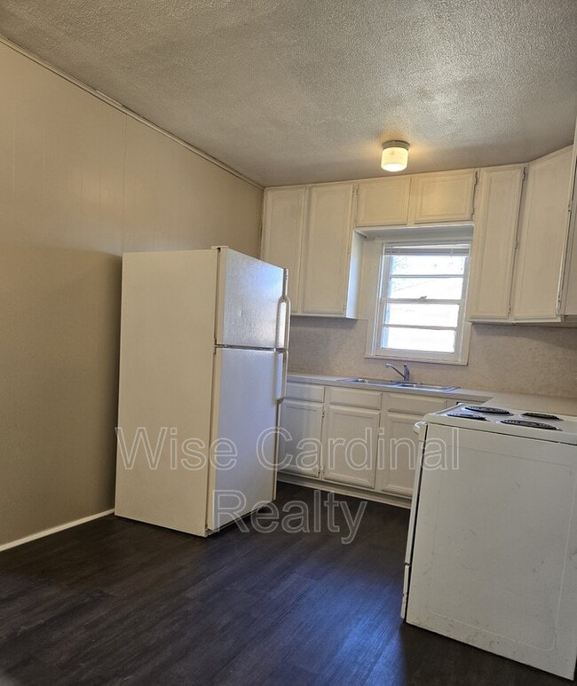 Foto del edificio - 1106 E Broadway St