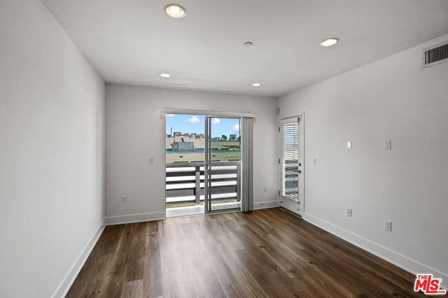 Foto del edificio - 1301 Brockton Ave