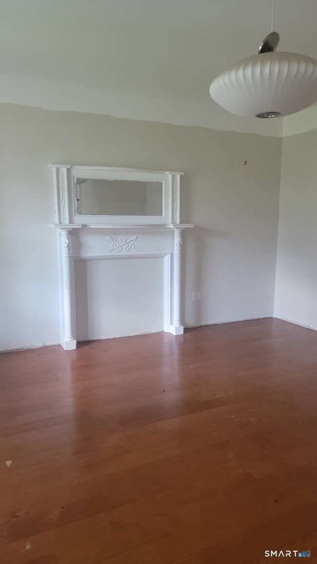 Building Photo - 318 Grovers Ave