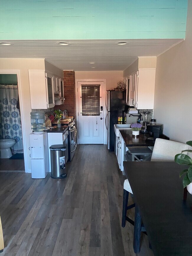 Foto del edificio - 115 E Grand Ave