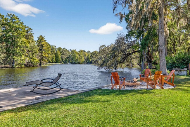 Foto del edificio - 511 S Riverhills Dr