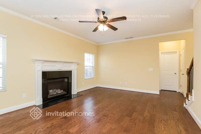 Building Photo - 1313 Invermere Dr SE
