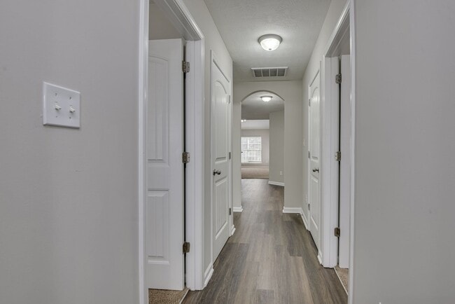 Interior Photo - Grovetown Crossing