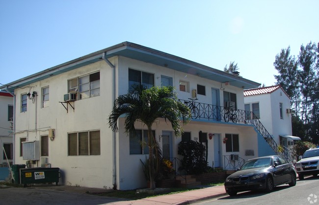 Building Photo - Casa Meridian