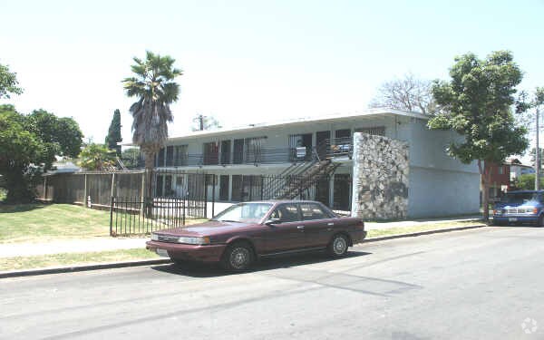 Building Photo - 100 E 69th Way