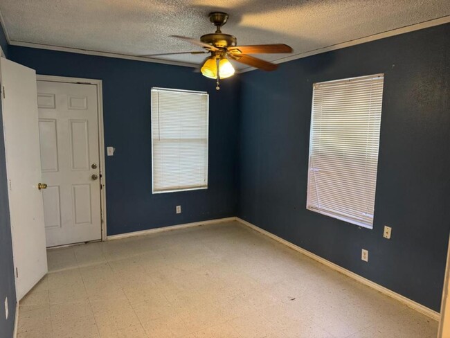 Foto del edificio - 140 Shawn Ln
