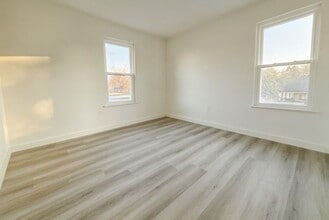 Building Photo - 1421 Kingston Dr