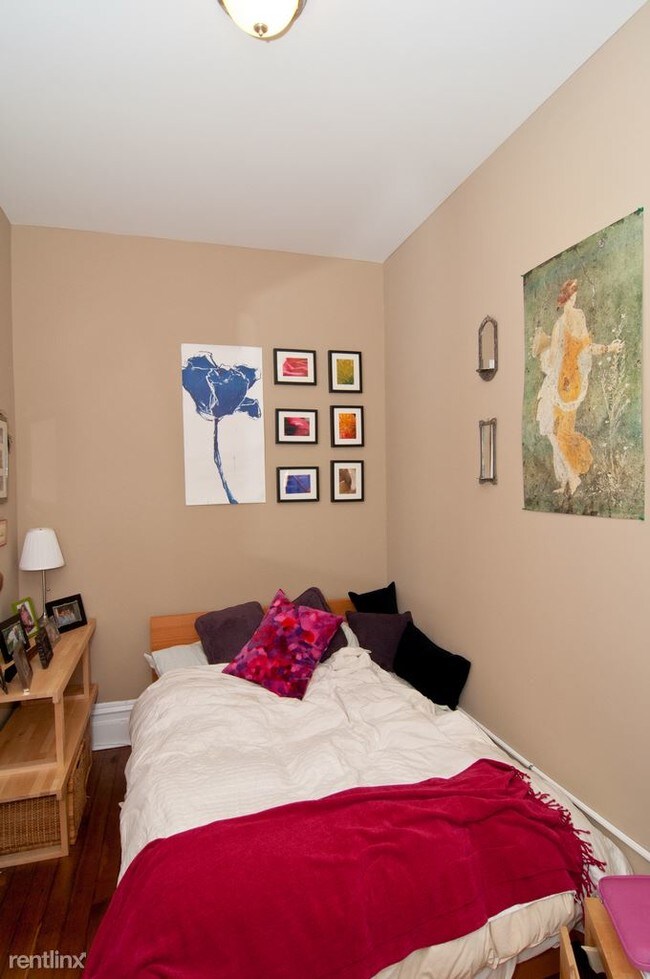 Foto del edificio - 1039 N Damen Ave