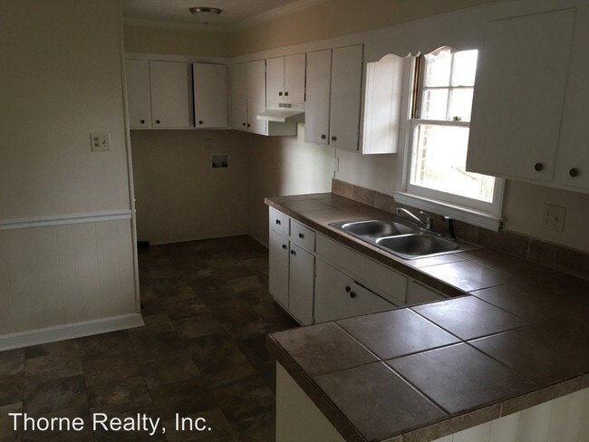 Building Photo - 3 br, 2 bath House - 732 Powell Drive