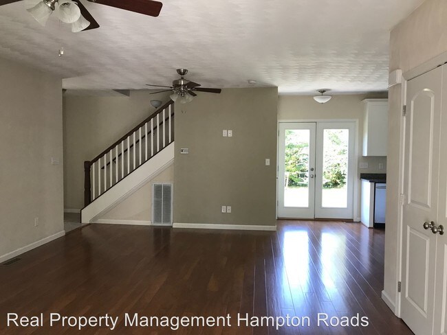 Building Photo - 4 br, 2.5 bath House - 3723 Essex Circle