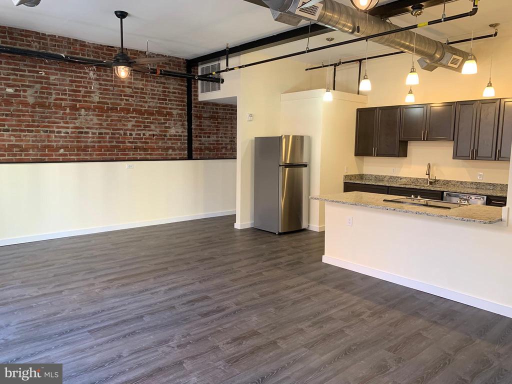 Foto principal - 833 N Market St