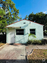 Building Photo - 1810 SW 24th Ter