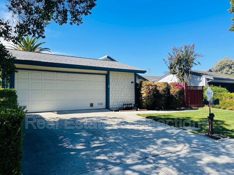 Primary Photo - 5315 Birch Grove Dr