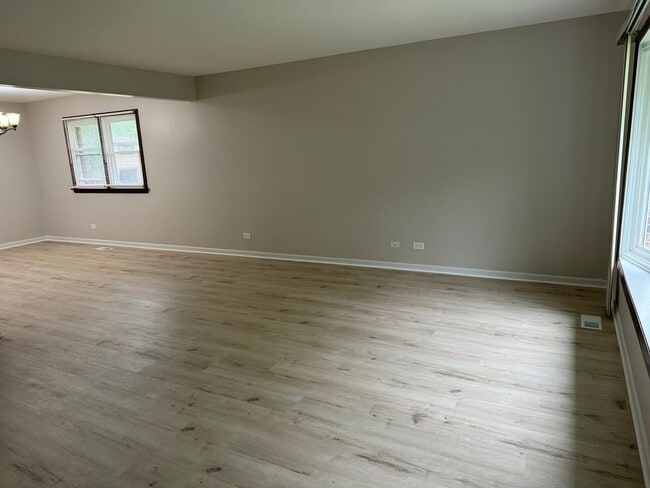 Building Photo - 8456 Dixon Ct