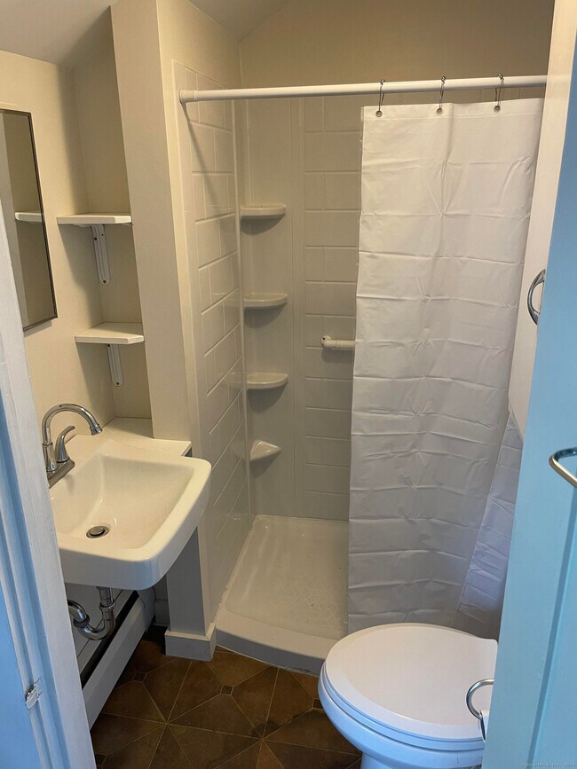 Building Photo - 12 Huntington Rd