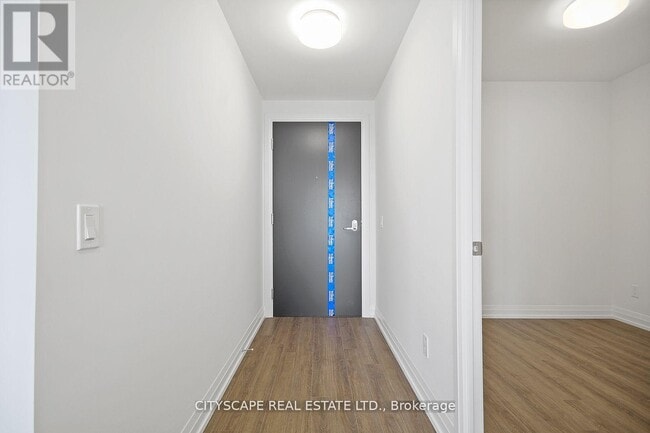 Building Photo - 286 Main St