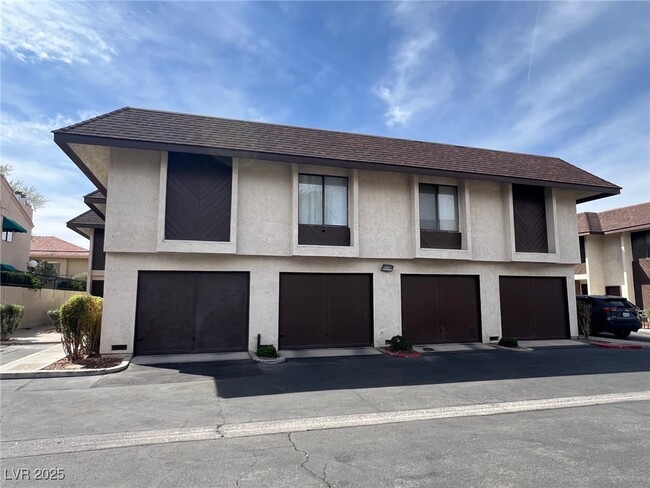 Building Photo - 2139 Pine Breeze Ln