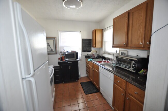 Cocina - 8901 Summit Ave