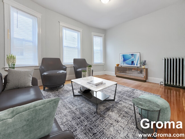 Building Photo - 108 Callender St