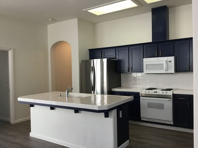 Foto del edificio - 637 W Fontaine Ln