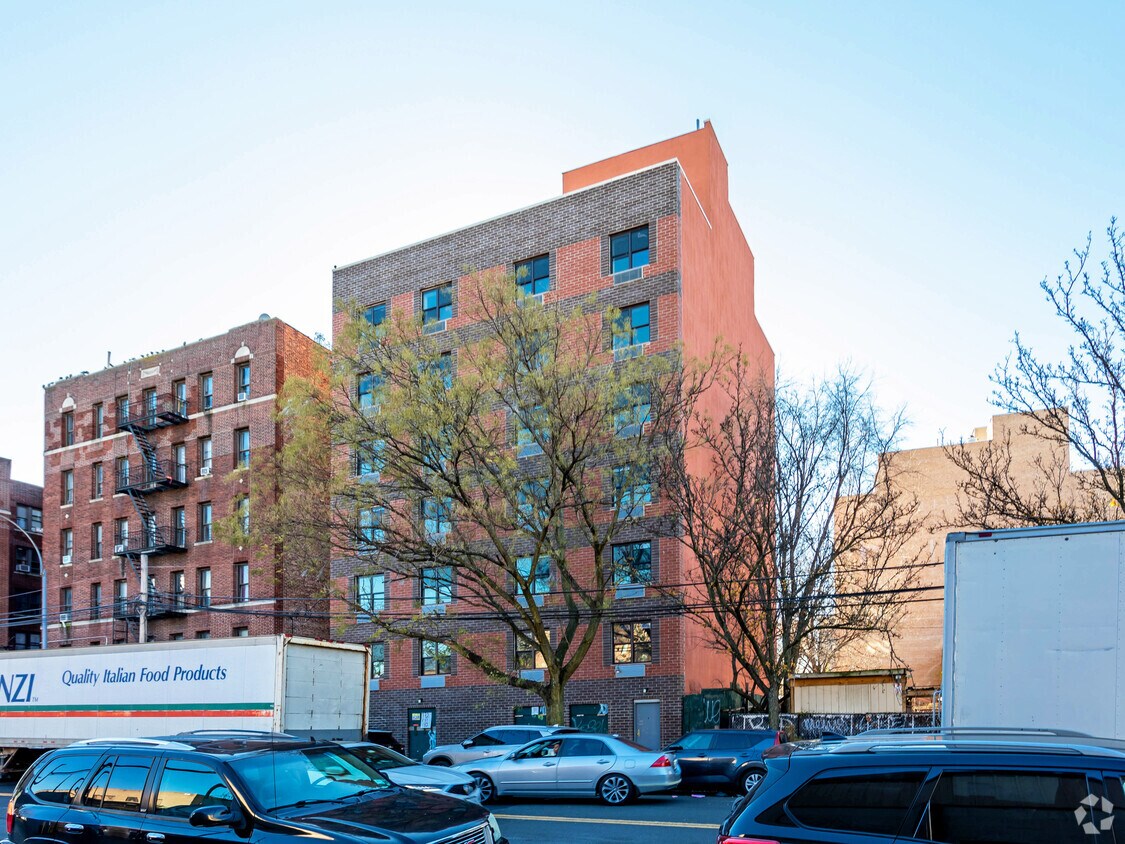 Primary Photo - 772 E 182nd St