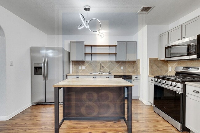 Building Photo - 4622 Credo Lane