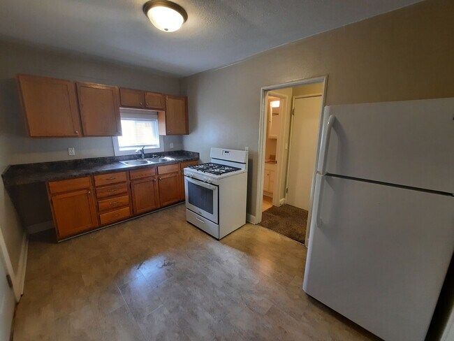 Foto del edificio - 2 Bedroom, 1 Bathroom Home with Detached G...
