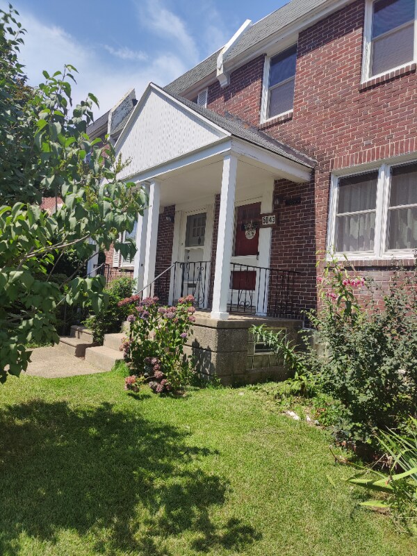 Foto del edificio - 5043 Copley Rd