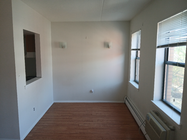 Building Photo - 112 W 128th St