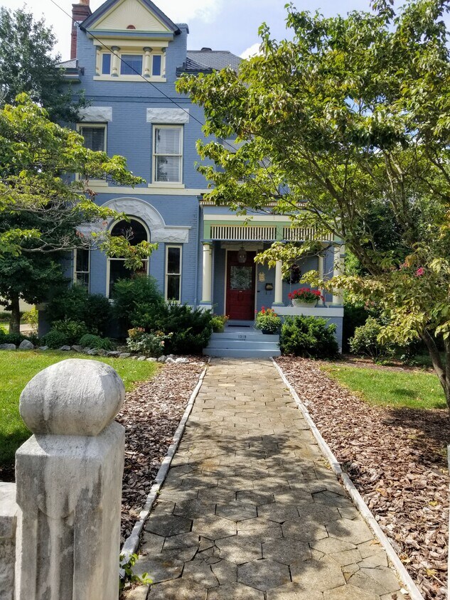 Primary Photo - 1319 State St