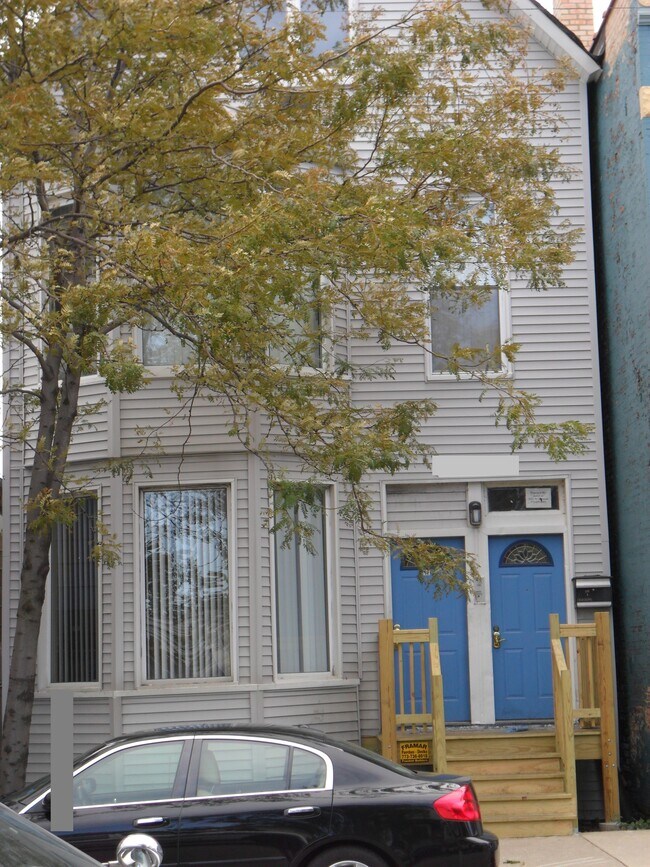 Foto del edificio - 2321 W Belmont Ave