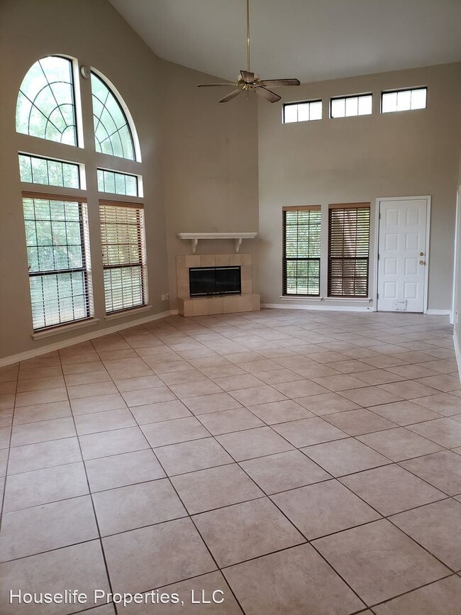 Building Photo - 2 br, 2 bath House - 3314 Eastwood Dr