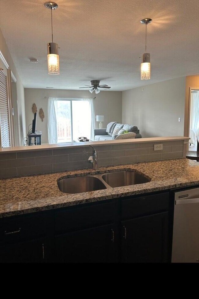 Foto del edificio - 2212 Chapel Hill Rd