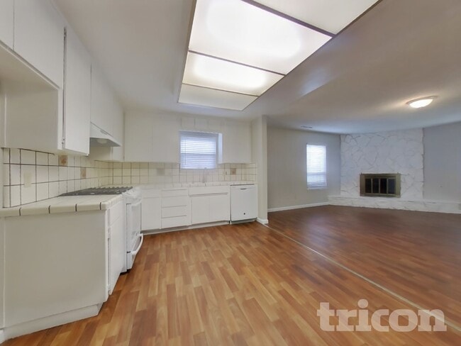 Building Photo - 2024 Bavil Dr