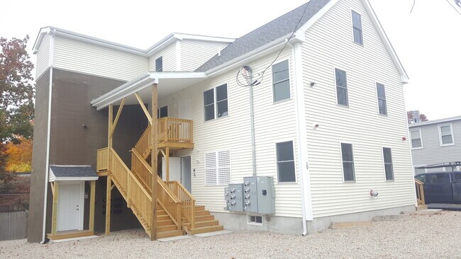 Building Photo - 10 E Main St