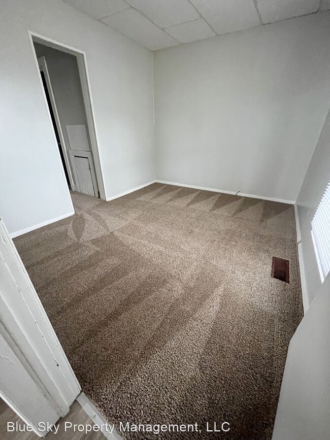 Building Photo - 2 br, 1 bath House - 2918 S. Vine St.