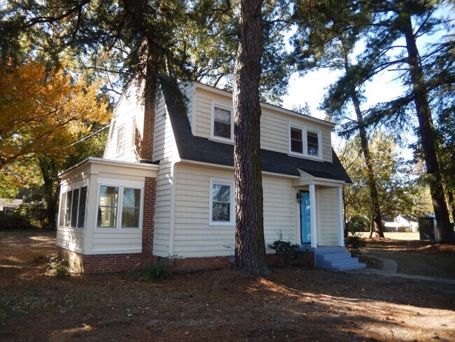 Foto del edificio - Large Colonial