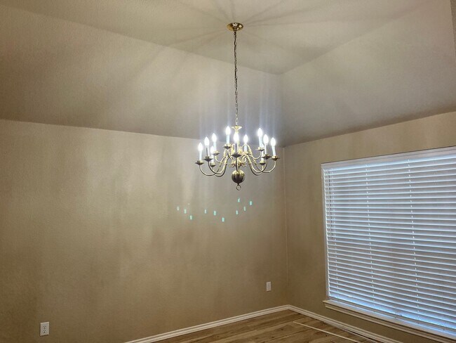 Foto del edificio - Beautifully Updated 4-Bedroom Home with Community Pool & Excellent Schools!