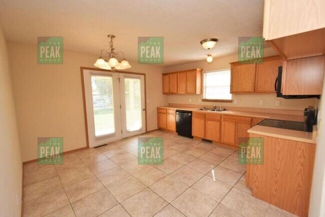 Building Photo - Move-In Special + WAIVED ADMIN FEE FOR LEA...