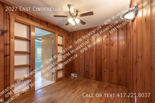 Building Photo - 2027 E Cinderella St