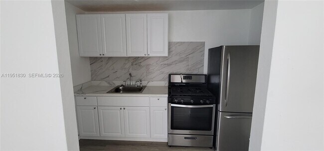 Foto del edificio - 111 SW 18th Ave