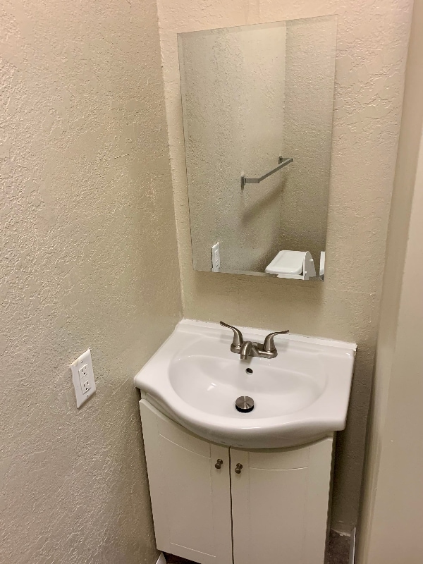 Building Photo - 105 3rd Ave