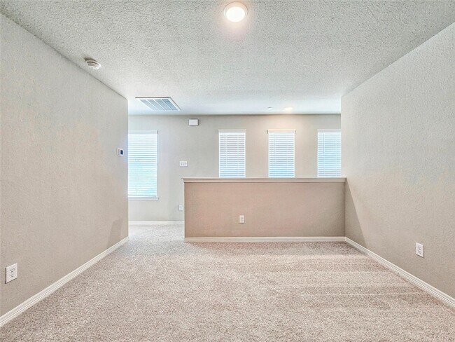 Foto del edificio - 8002 Scanlan Trce