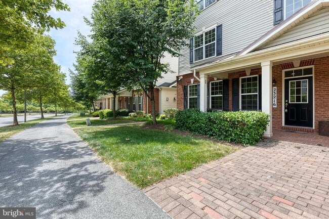 Foto del edificio - Welcome to Observation Drive! This lovely 3bd 2.5bth home is ready and waiting for you.