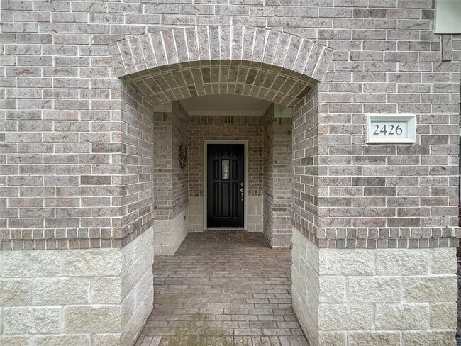 Building Photo - 2426 Clippers Square