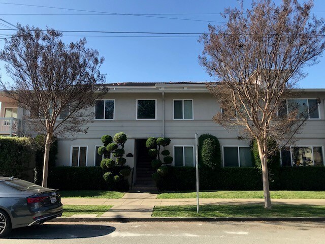 Exterior - 700 Walnut St